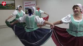 Podujatie Spoločné korene opäť prinieslo moravský a slovenský folklór 3102024 [upl. by Yniattirb230]