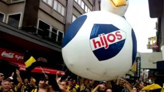 Peñarol vs Independiente Una gallina en el obelisco [upl. by Chipman]