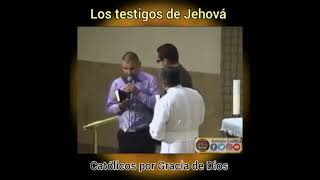 Sacerdote en diálogo con dos testigos de Jehová [upl. by Amberly]