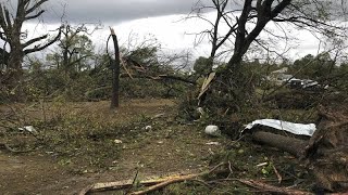 Estados Unidos  Al menos un muerto por tornado en Oklahoma [upl. by Elleimac43]