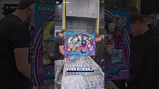 Zij VERKOPEN hun oude Pokémon BOXEN VENDOR POV [upl. by Hsuk279]