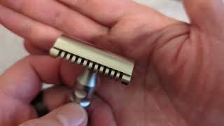 safety razor italico open vs Pearl shaving open [upl. by Dnesnwot260]