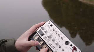 Play Synth  KORG Volca Bass amp Behringer Pro VS mini [upl. by Yliram]