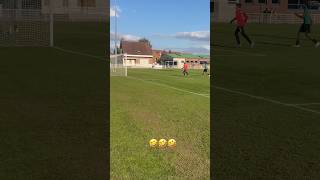 Le poteau lui fait une passe D  footenfolie football [upl. by Yerot605]