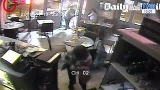 Parigi il video dellattacco al bistrot ripreso dalle telecamere di sicurezza [upl. by Elamrej]