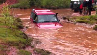 Land rover discovery 1 in the pit at hill n ditch [upl. by Mcwherter]