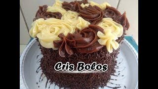 Bolo Brigadeiro Cremoso a Ponto de Bico [upl. by Ameerahs649]