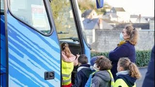 Emmanuel Macron veut raccourcir le temps des vacances scolaires les parents délèves réagissent [upl. by Limemann]