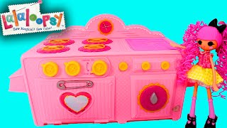 Lalaloopsy Baking Oven Unboxing with Lalaloopsy Girls Crumbs Sugar Cookie [upl. by Innavoig741]