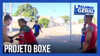 Projeto boxe de favela reúne jovens em treino ao ar livre em Campos [upl. by Drusy]