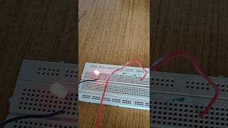 Series Circuit Using Leds diysensorproject project microcontroller electronickit electronics [upl. by Herminia]