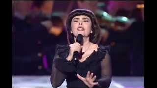 Mireille Mathieu  Une vie damour  Non je ne regrette rien [upl. by Euqinim]