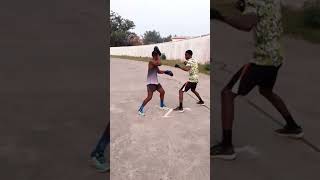 Pas de côté et pivotementboxeanglaise boxingshortboxingtraining motivation combo [upl. by Azar]