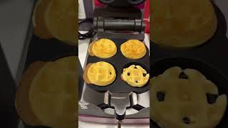 How to make a pancake at the Hilton Hotel shorts [upl. by Wolf855]