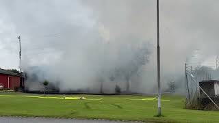 Flammer raserer industriområde Røg kan ses flere kilometer væk [upl. by Matthews]