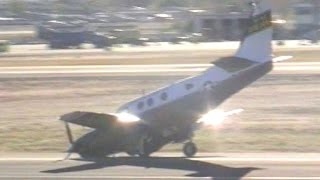 Landing Gear Failure Crash Aircraft Scrapes The Runway [upl. by Babbette]