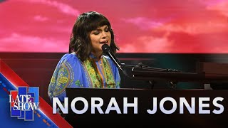 quotParadisequot  Norah Jones LIVE on The Late Show [upl. by Gaston]