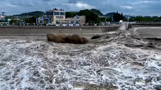 Spectacular tidal bore on Qiantang River amazes viewers [upl. by Merce199]