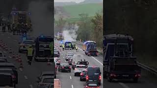 A6  Pkw Vollbrand  Feuerwehr Wiesloch im Einsatz  Rettungsgasse mittelmäßig [upl. by Lesya683]