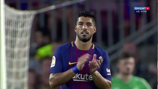 Chapecoense survivor Alan Ruschel receives standing ovation after being subbed off vs Barcelona [upl. by Ardnahsal]