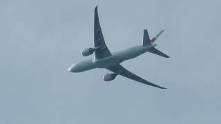 Air Canada 777200LR Flying Overhead Old Livery [upl. by Kumagai967]