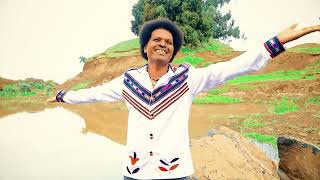 Dabalaa Bayyanaa New oromo music 2016 [upl. by Nosnej]