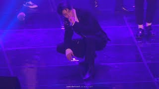 4K fancam 180506 EYES ON YOU IN SEOUL quotSKYWAYquot GOT7갓세븐 마크MARKfocus [upl. by Ayotal]