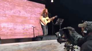 Newton Faulkner  Paperplanes MIA LIVE [upl. by Arrat]