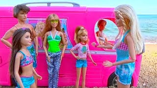 bajka Barbie i Ken wakacje nad morzem Auto utknęło Skipper pływamy [upl. by Anitsrihc704]