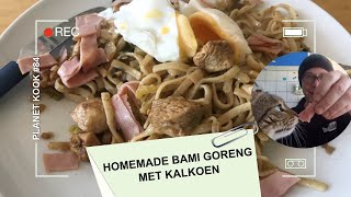 Homemade Bami Goreng met kalkoen  Planet Kook 84  Planet Michell [upl. by Dunc671]