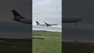 Airbus A330343 Scandinavian landing at OHare scandinavianairlines ohareairport ohare a330 [upl. by Montgomery]