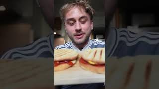 Tu DOIS TESTER ce SANDWICH GRILLÉ 😱 [upl. by Drofnelg]