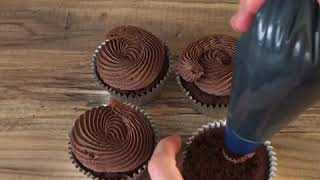 Piping Cupcakes with Buttercream Using Wilton 8B Tip [upl. by Henigman]