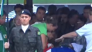 SOLDADO SE EMOCIONA COM A CHEGADA DOS CAIXÕES NA ARENA CONDÁ [upl. by Belak36]