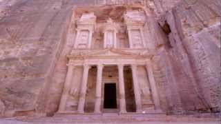 Petra descubriendo El Tesoro  The Treasure in Petra  Jordania [upl. by Lewls]