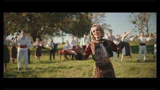 Loredana Streche și Orchestra Proiect Tradițional  Toată lumea mar mânca [upl. by Ahsrav443]