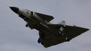 4Kᵁᴴᴰ Saab AJS 37 Viggen amp Saab SK 35C Draken Low Approach amp Landing  Luchtmachtdagen Volkel 2019 [upl. by Orgalim593]