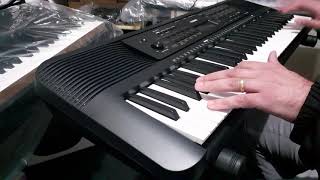 Teclado Yamaha PSR e 273 utilizando ritmos de fábrica [upl. by Xel]