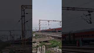 Crazy Honk by Seemanchal Express Crossing Firozabad trainjourney trending like automobile [upl. by Nalro]