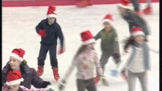 Los valencianos disfrutan del patinaje sobre hielo [upl. by Rudolf]