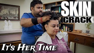 Asmr Skin cracking head massage by Indian Barber Shamboo to Indian Massues Pinky [upl. by Abocaj835]