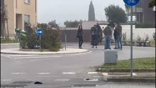 Omicidio a Foligno uomo ucciso a coltellate inquirenti sul posto [upl. by Bandur]