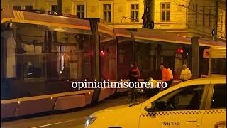 A ajuns pe trotuar Tramvai Bozankaya deraiat in Piata Traian din Timisoara [upl. by Telrahc903]