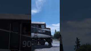 Amtrak Cascades 503 flies thru Hubbard Oregon with NPCU 90230 leading and great K5LA horn action [upl. by Tonry]