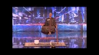 Iznenađujuće redovnik Levitates i šokova gužve na američke Got Talent [upl. by Attirehs]