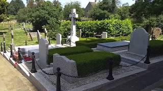 Very Modest Winston Churchill Tomb at Bladon Oxfordshire [upl. by Arvin344]