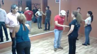 1 clases de baile cumbia tejana suelto los mejores pasos solo son en conexxion tejana [upl. by Selden]