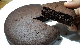 बिना अंडे बिना ओवन के कुकर में बनाये केक l Chocolate sponge cake in pressure cooker [upl. by Rod]