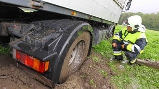 38TonnenLkw steckt im Schlamm fest [upl. by Zelazny]