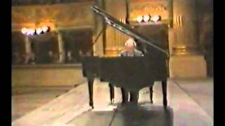 Vladimir Horowitz live in Milano 1985 Scarlatti Schumann Scriabin Schubert Liszt Chopin [upl. by Nami]